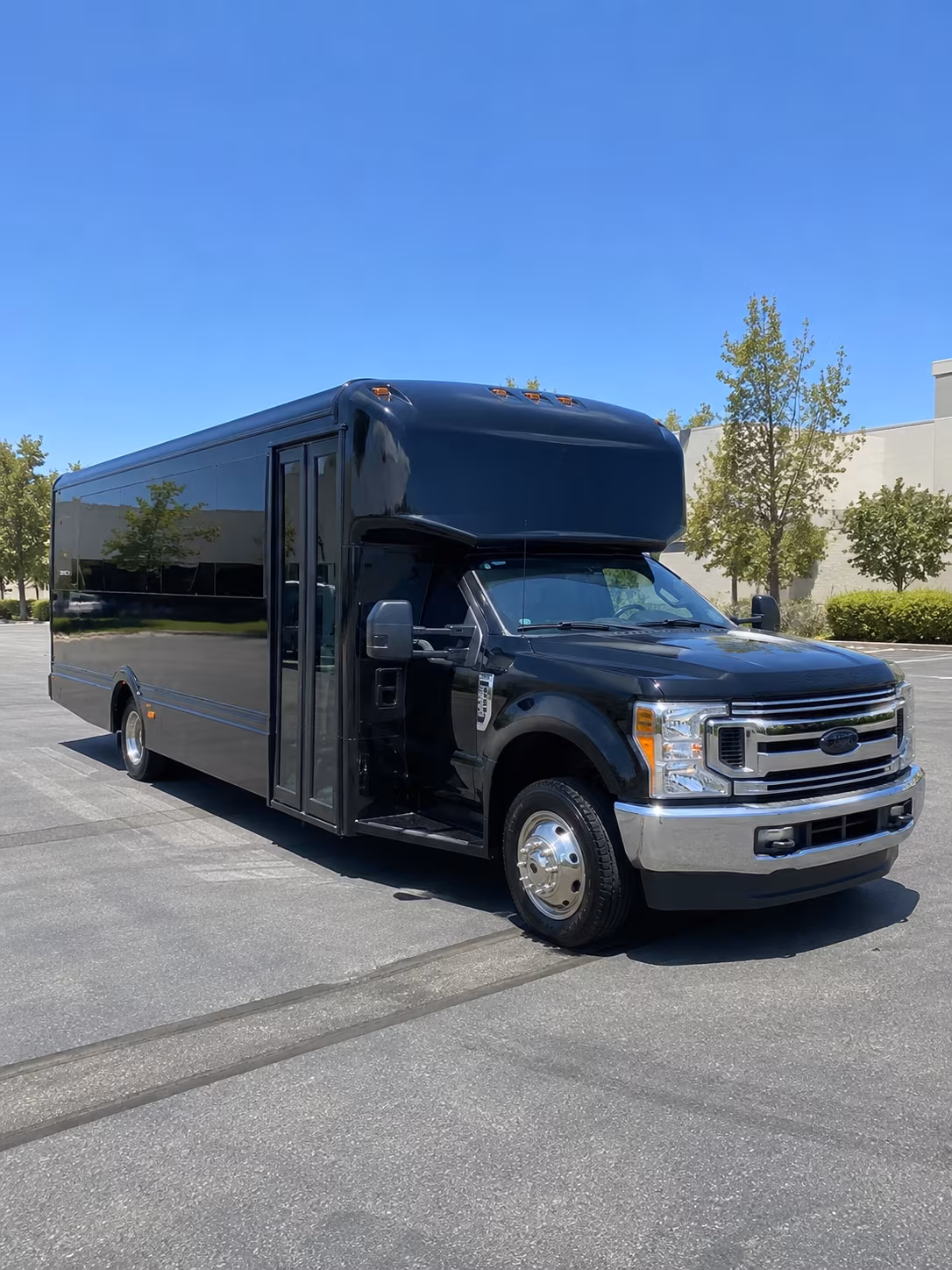 airport bus rentals for groups heading to finger lakes utica and beyond