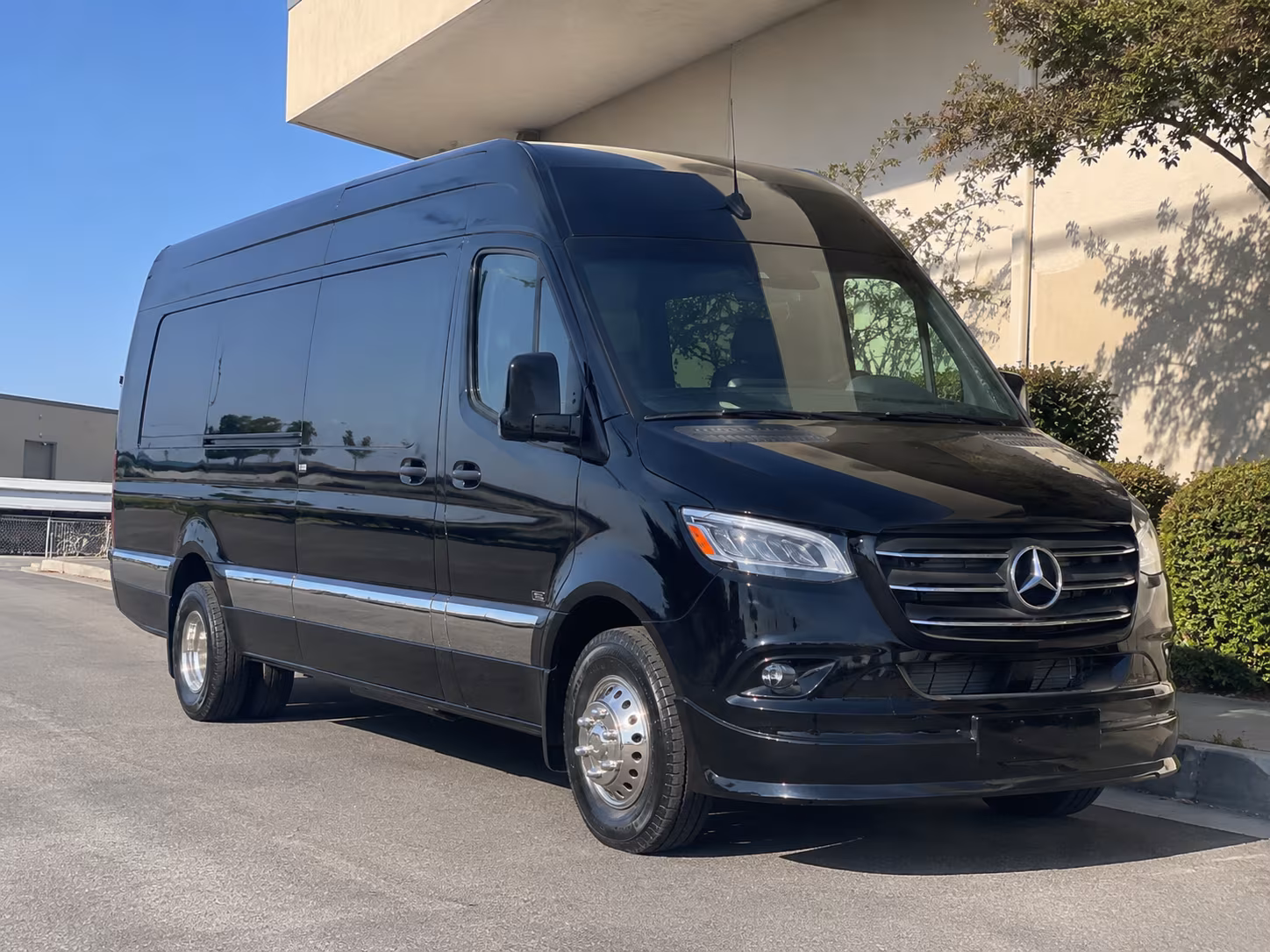 bus rental options for syracuse trips