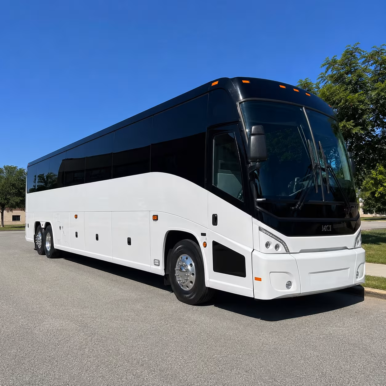 syracuse 40 passenger charter bus