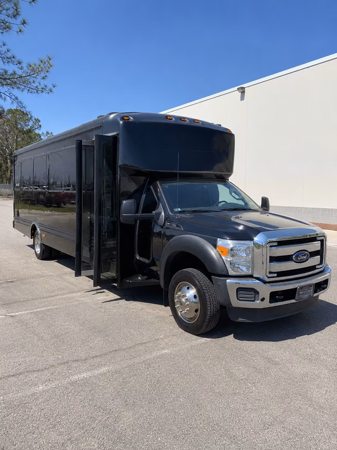 syracuse wine tour party bus rental